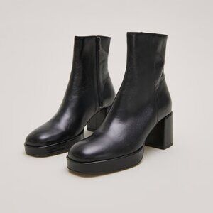 Round Toe Platform Boots